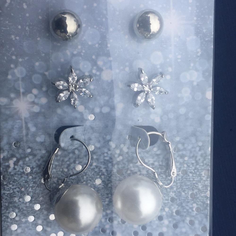 Ellen Tracy 3pair Earrings Set